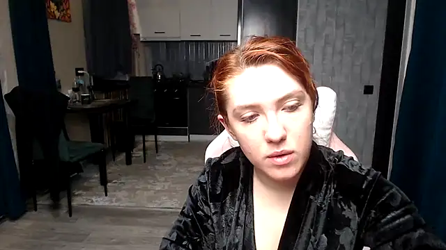 Reginasmilee online show from April 7, 2026, 2:34 am