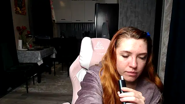 Reginasmilee online show from May 3, 2026, 3:34 am