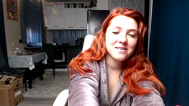 Reginasmilee online show from May 4, 2026, 3:24 am