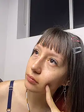 im lizzy17 online show from July 9, 2026, 7:34 am