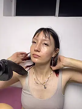 im lizzy17 online show from July 18, 2026, 5:22 am