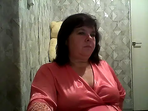 HannahAna39 online show from July 18, 2026, 6:34 pm