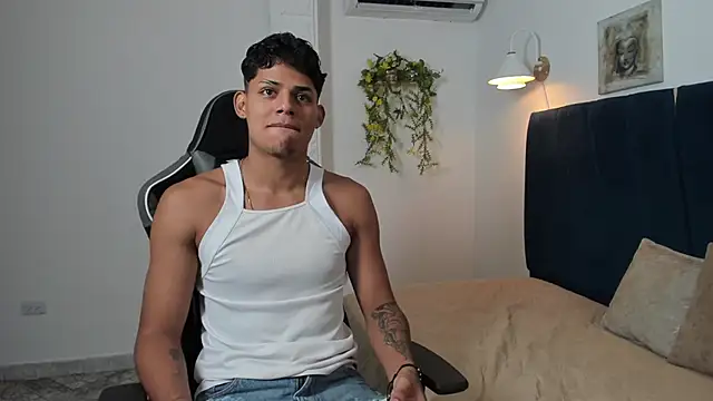 valerio cum18 online show from June 24, 2026, 1:43 pm