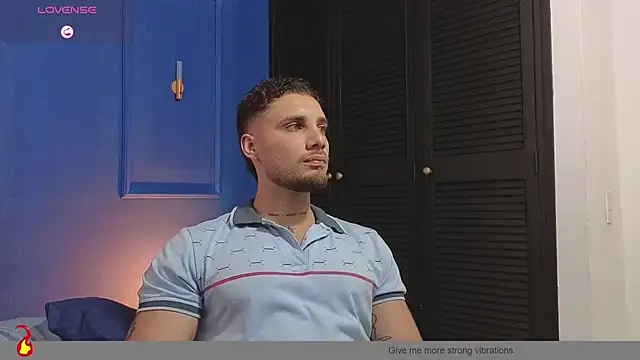 Snapshot of Kiing_001 chatting on July 15, 2026, 7:30 pm Kiing 001 online show from July 15, 2026, 7:30 pm