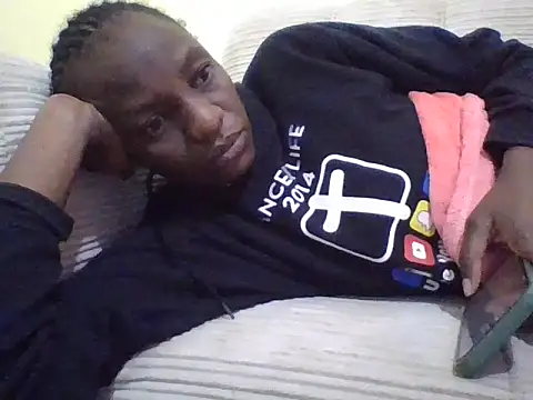 Snapshot of Savannah_Leex chatting on August 4, 2026, 5:10 am Savannah Leex online show from August 4, 2026, 5:10 am