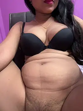 lizaxxlove online show from July 28, 2026, 3:35 am