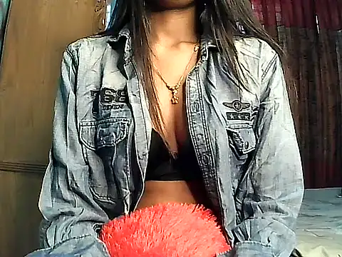Siyaralove online show from July 15, 2026, 2:28 am