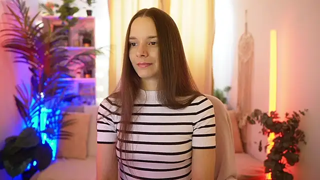 Anna Leah  online show from July 9, 2026, 1:37 pm