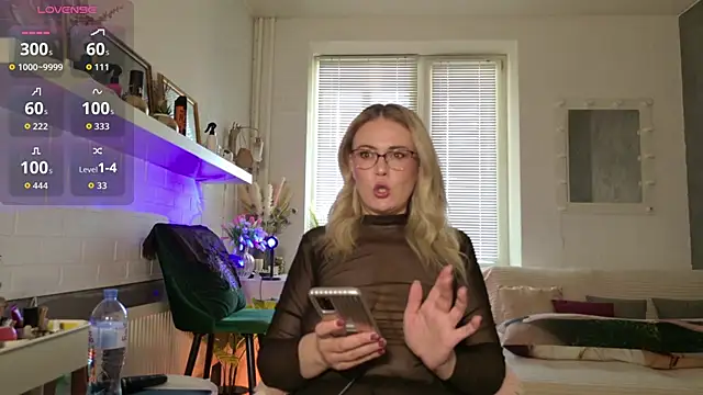 Snapshot of BeautyeyesLovely chatting on March 14, 2026, 8:42 am BeautyeyesLovely online show from March 14, 2026, 8:42 am