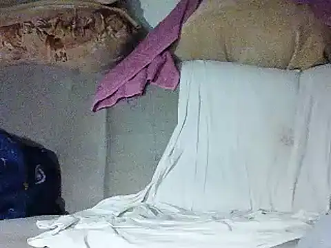 Snapshot of GariQNight chatting on December 13, 2024, 3:27 am GariQNight online show from December 13, 2024, 3:27 am