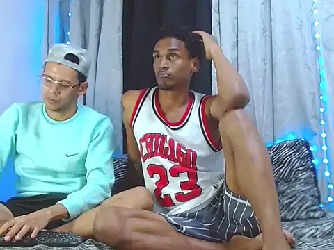 SMOOTHIEBOYS online show from June 25, 2026, 2:22 am