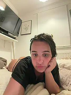 rubylouisess  online show from June 26, 2026, 11:09 pm