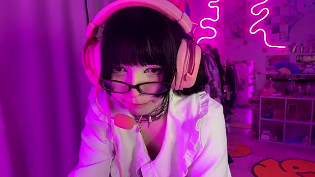 ArianaLush  online show from July 21, 2026, 8:33 pm