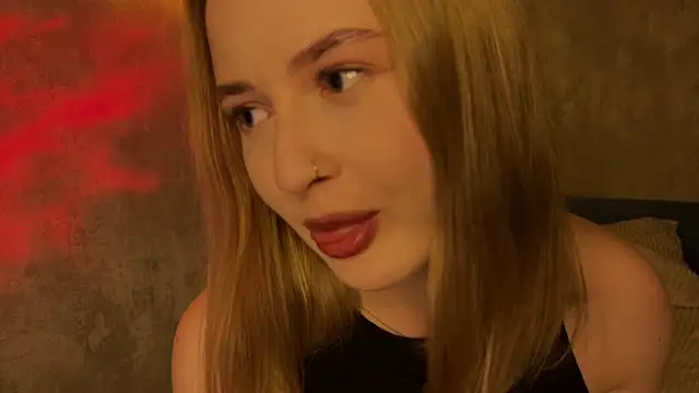 LumiMoore online show from July 23, 2026, 7:23 pm