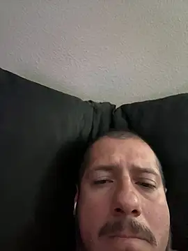hoozurdaddy81 online show from June 29, 2026, 1:23 am