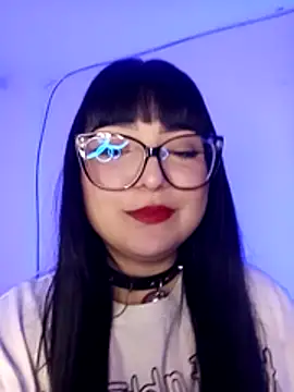 Snapshot of Raven_moon chatting on July 4, 2026, 8:31 am Raven moon online show from July 4, 2026, 8:31 am