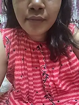 Snapshot of Tasty_Rose chatting on July 4, 2026, 8:37 pm Tasty Rose online show from July 4, 2026, 8:37 pm