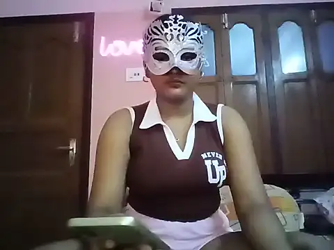 HOT  QUEEN001 online show from July 22, 2026, 4:21 pm