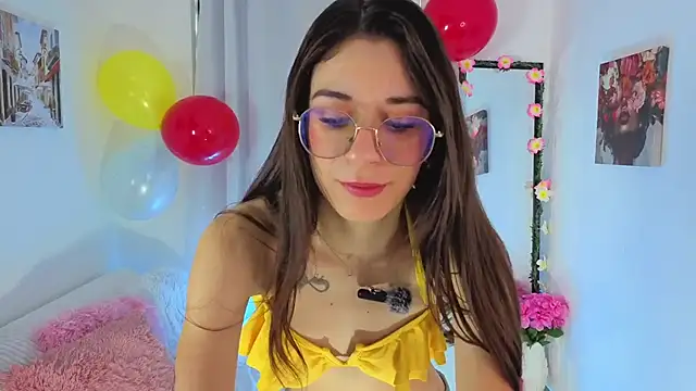 Snapshot of Liiaa__7 chatting on July 3, 2026, 2:01 pm Liiaa 7 online show from July 3, 2026, 2:01 pm