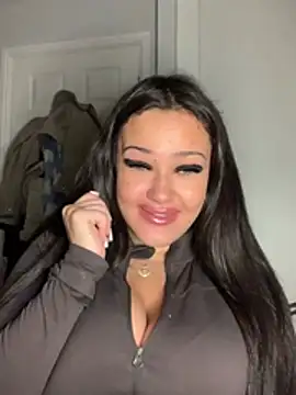 Snapshot of ChloeChannelUkx chatting on July 2, 2026, 9:43 pm ChloeChannelUkx online show from July 2, 2026, 9:43 pm