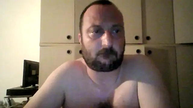 Snapshot of GluedWhippet chatting on July 1, 2026, 11:59 pm GluedWhippet online show from July 1, 2026, 11:59 pm