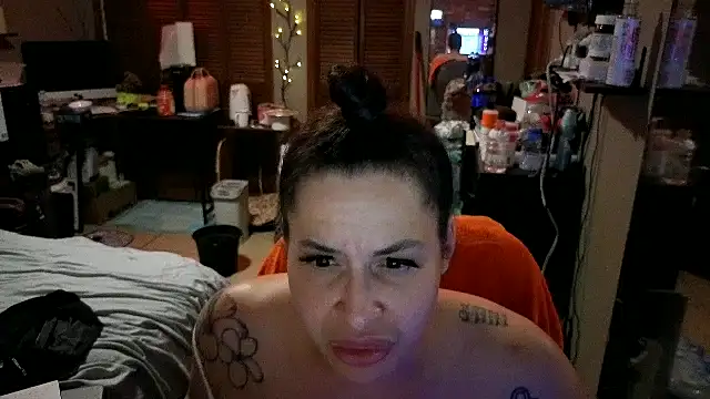 imisamoore69 online show from June 15, 2026, 1:24 pm