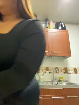 AliceStarshine online show from February 4, 2025, 11:06 pm