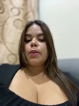 Snapshot of AliceStarshine chatting on February 15, 2025, 1:21 am AliceStarshine online show from February 15, 2025, 1:21 am