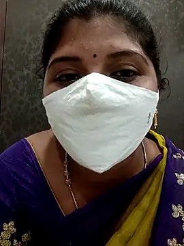 Snapshot of Roja_sexy chatting on July 5, 2026, 8:43 am Roja sexy online show from July 5, 2026, 8:43 am