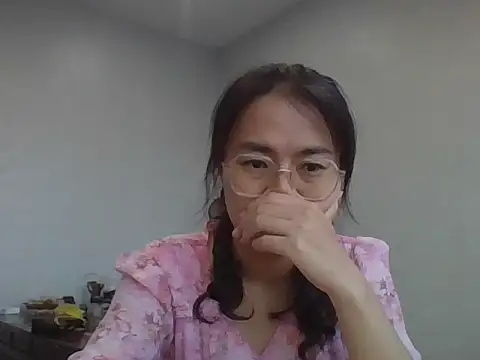 YEYE999999 online show from July 4, 2026, 10:54 am