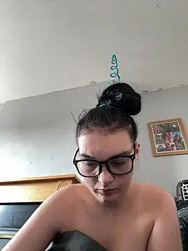 sweetpippa  online show from July 16, 2026, 10:21 am