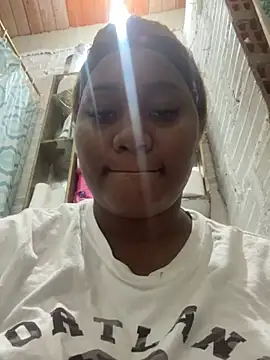 Snapshot of charlotte_johns chatting on July 6, 2026, 10:01 pm charlotte johns online show from July 6, 2026, 10:01 pm