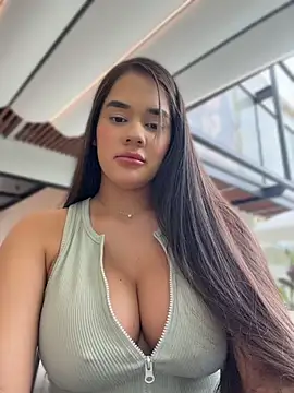 BellaLeclair  online show from July 8, 2026, 9:08 pm