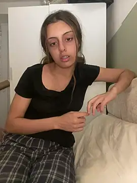 yourdreamgirlxxo online show from July 19, 2026, 9:51 pm