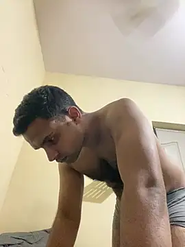 wellitsme07 online show from July 14, 2026, 2:34 pm