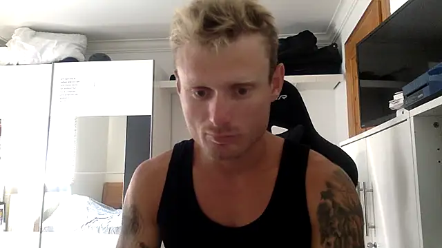 Snapshot of Nakedendurance1994 chatting on July 12, 2026, 9:55 am Nakedendurance1994 online show from July 12, 2026, 9:55 am