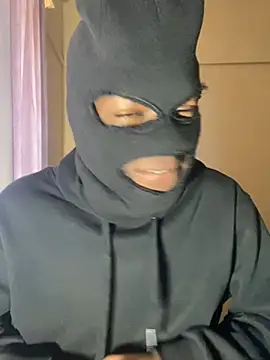 Snapshot of Thabang13_ chatting on July 27, 2026, 11:28 am Thabang13 online show from July 27, 2026, 11:28 am