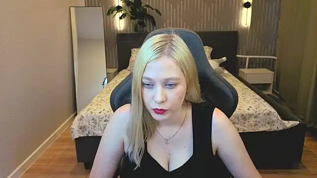 Snapshot of AmeliaxCandy chatting on July 21, 2026, 11:56 am AmeliaxCandy online show from July 21, 2026, 11:56 am