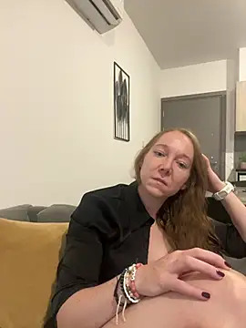 Snapshot of EmmaaFit chatting on July 15, 2026, 5:07 pm EmmaaFit online show from July 15, 2026, 5:07 pm