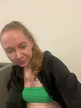 Snapshot of EmmaaFit chatting on July 16, 2026, 5:08 pm EmmaaFit online show from July 16, 2026, 5:08 pm