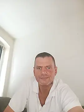 Snapshot of Mitchellhro80 chatting on July 12, 2026, 1:24 pm Mitchellhro80 online show from July 12, 2026, 1:24 pm
