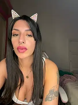 SuciaEstrella online show from July 13, 2026, 3:31 am