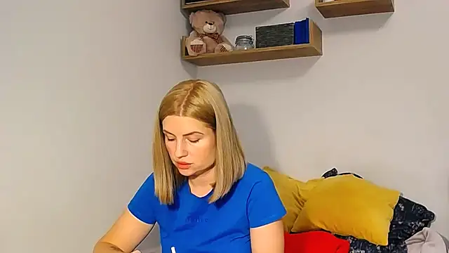 alisenties online show from October 18, 2025, 2:29 pm