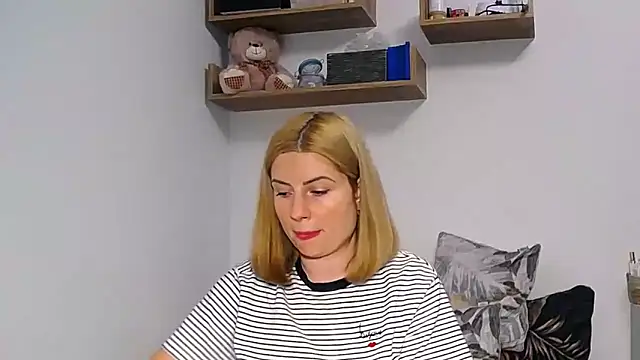 alisenties online show from December 1, 2025, 3:28 pm