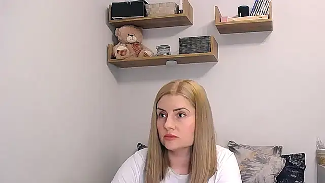 alisenties online show from May 17, 2026, 2:35 pm