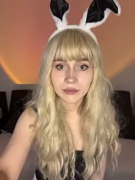 Snapshot of Charlotte_Pretty chatting on July 14, 2026, 5:01 am Charlotte Pretty online show from July 14, 2026, 5:01 am