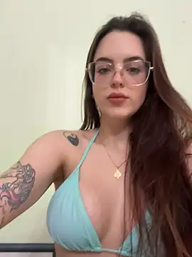 Snapshot of lolawety chatting on July 13, 2026, 6:33 pm lolawety online show from July 13, 2026, 6:33 pm