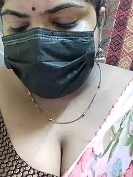 Snapshot of Floraa-Queen chatting on July 23, 2026, 12:58 pm Floraa-Queen online show from July 23, 2026, 12:58 pm