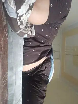 Curvy Bhabhi  online show from August 5, 2026, 11:02 am