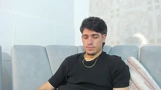 leandro coper online show from July 17, 2026, 10:47 pm